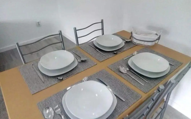 Villa - Sleeps 4 & Free Parking