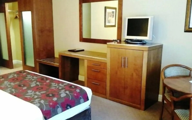 Hamlet Court Hotel