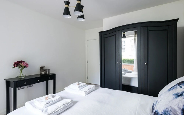 Stylish and modern 1 bedroom apartment near the O2