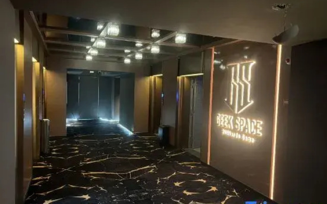 Shangqiu Geek One E-Sports Hotel (Diyi Mall)