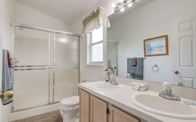 South Facing/pet Friendly Pool ! 5 Bedroom Home