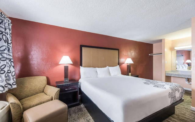 Rodeway Inn Modesto near Downtown