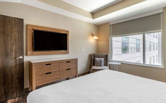 DoubleTree by Hilton Greenville Woodruff Road