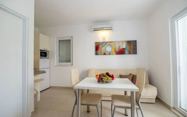 Apartments and Room Maestral