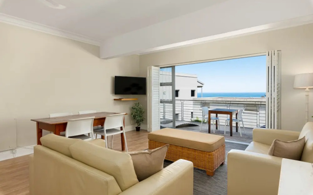 Caprice Court 6