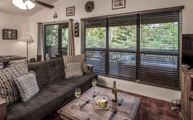 Rocky Top Cabin - Two Bedroom Cabin