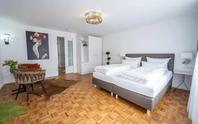 City Wohnung FN L 5 KLIMATISIERT mit Balkon und Küche
