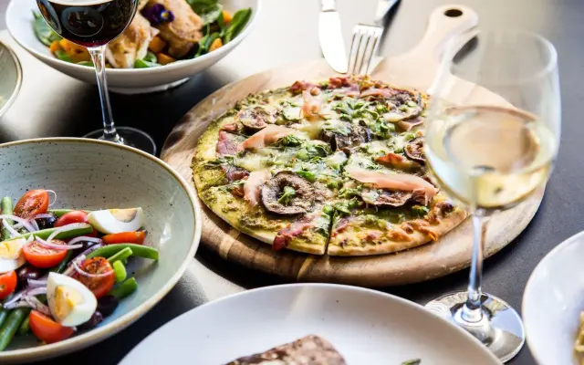 Holiday Inn Sydney Potts Point by IHG
