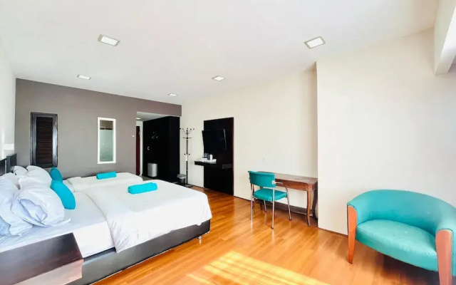 City Hotel