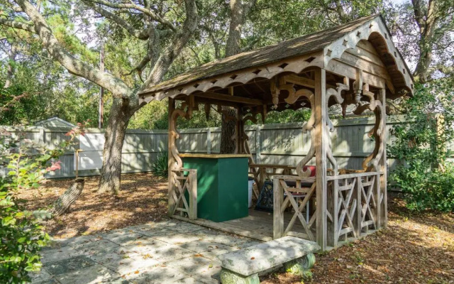 Windy Pointe by Oak Island Accommodations