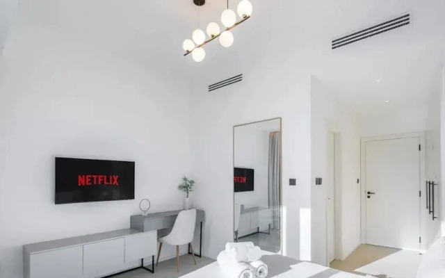 LUX The Premium Marina Sea View Suite