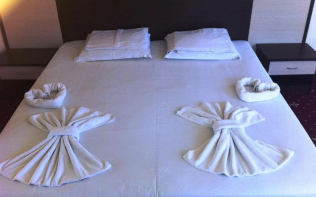 Maverick Hotel