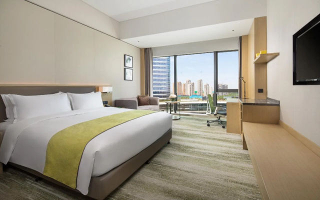 Holiday Inn Zhengzhou Riverside by IHG