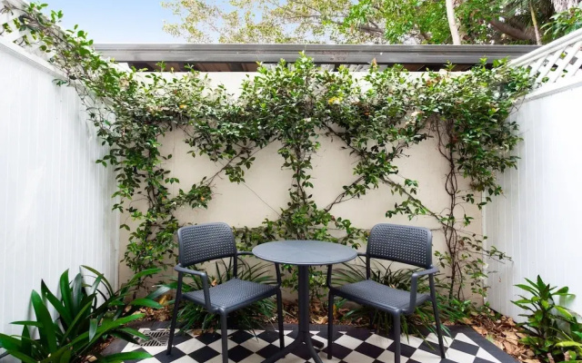 Leafy and Tranquil Inner West Studio Apartment