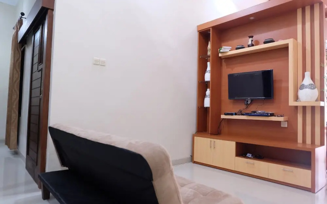 Simply Homy Guest House Uty Kronggahan