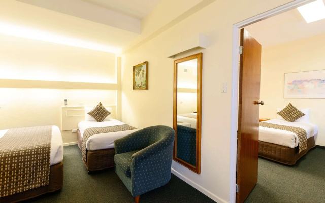Comfort Inn North Shore Hotel