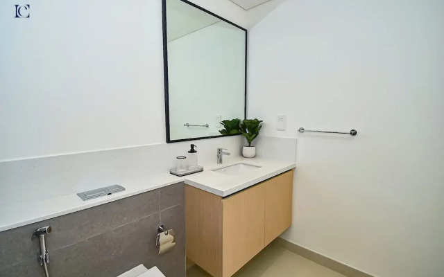2bedroom Apt in Burj Crown