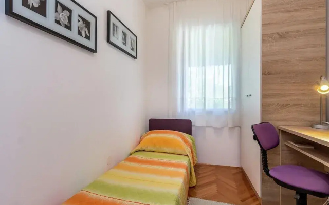 Apartment in Pula Near the Sea and Town Center