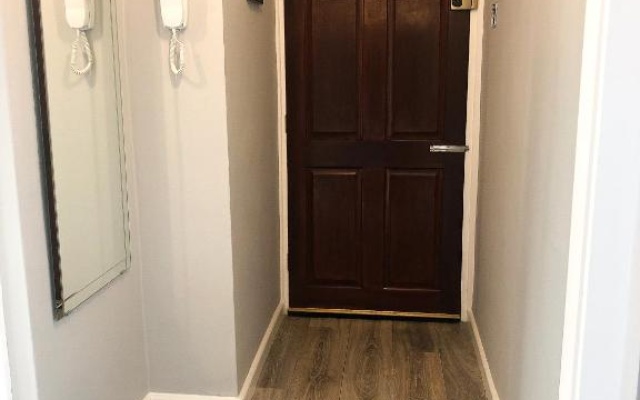 Modern 2 Bedroom Apartment Near M6