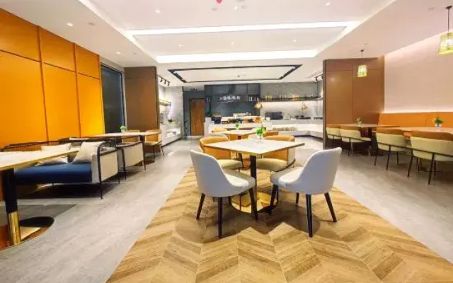 Homeinn Plus Hotel ( Pingyao Old Street Liangzhu Site Park)