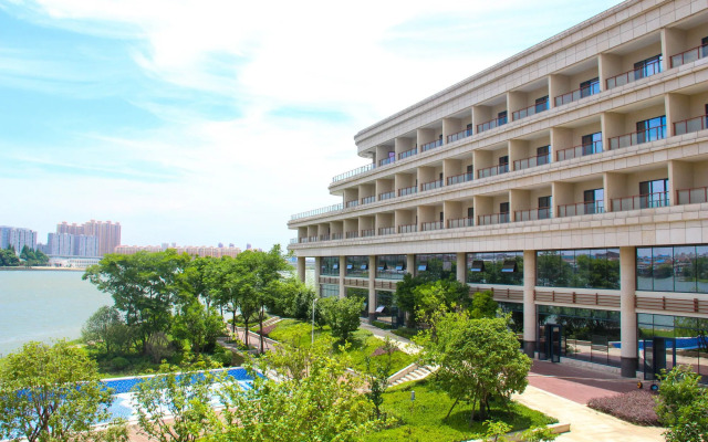 Radisson Blu Hotel Wuhan ETD Zone