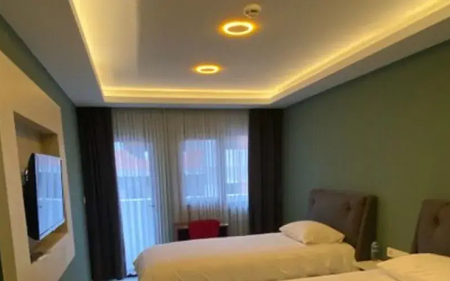 Izmirli Otel