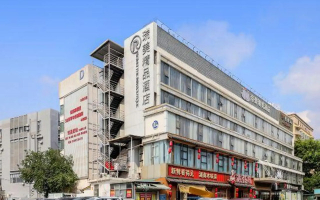 Royal Hotel