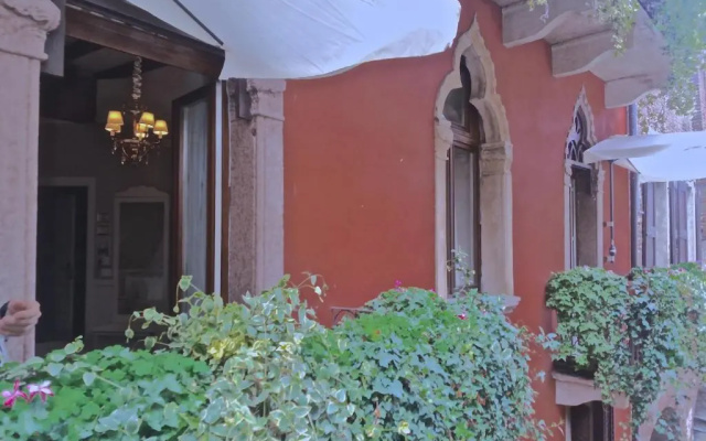 Vecchia Verona Rooms & Apartments