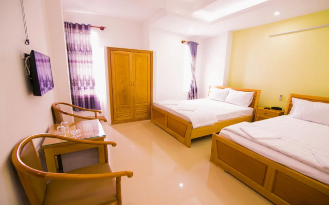 Dong Phuong Hotel
