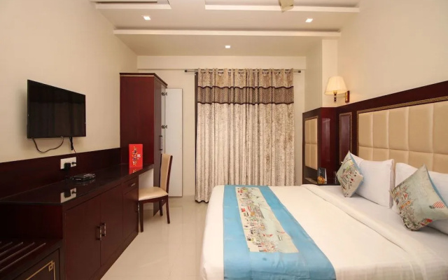 OYO Flagship 737 Paschim Vihar