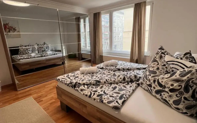 Monterey Apartment Vienna