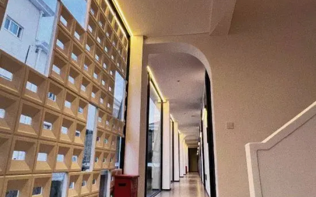 Manshe Hotel