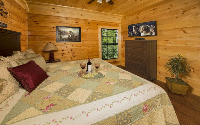 Poolin' Around - 1 Br cabin by RedAwning