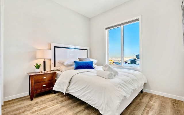 Herron Street NEW Luxury Retreat 6 Beds A11y