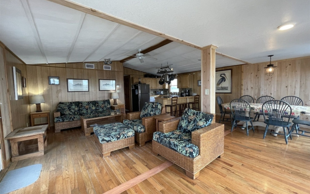 Hatteras Jack 3 Bedroom Cottage by RedAwning
