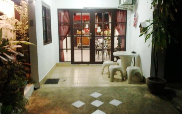 Summer Breeze Inn Hotel вид на фасад
