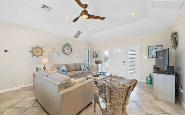 Purple Pelican Paradise by Ryson Vacation Rentals
