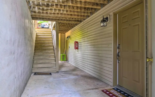 Pet-friendly Branson Retreat w/ Pool & Golf Access
