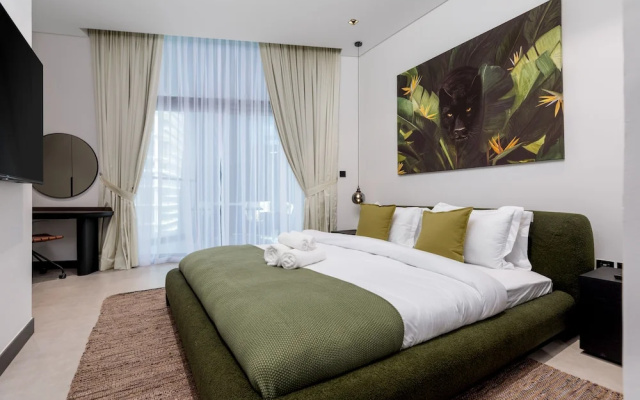 Waves - Elegant Waterfront Living in Dubai, Business Bay