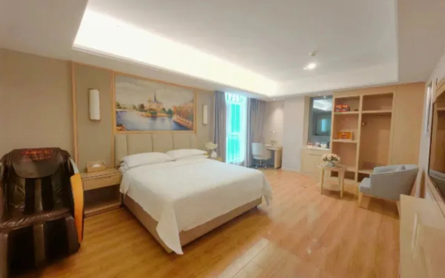 Vienna International Hotel (Chongqing Nanping Pedestrian Street)