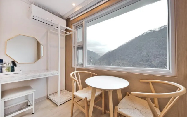Danyang Meros Hotel