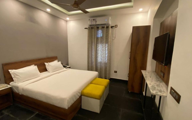 Meeram Ganga - A boutique homestay by the Ganges