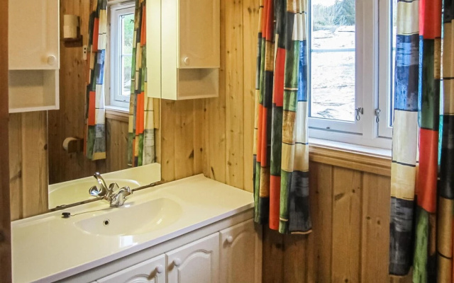 Amazing Home in Spangereid With 3 Bedrooms and Wifi