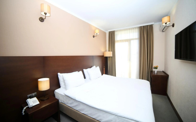 Отель Corner Inn