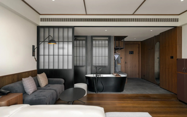 Flow And Co. Qingdao, Autograph Collection