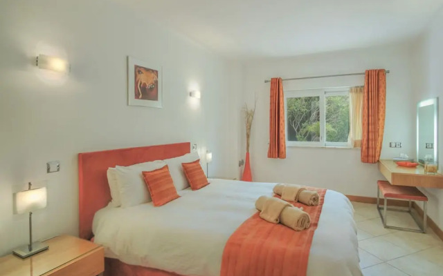 Monte Laranja Apt in Lagos
