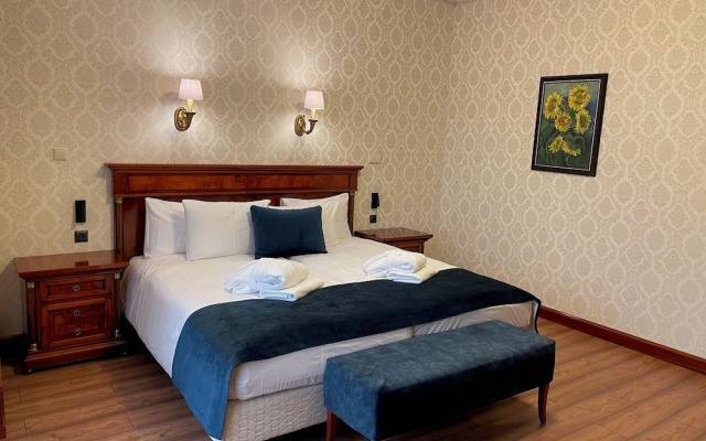 Hotel Golden Palace