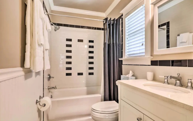 Hyde Park Luxury Studio w/ Prime Location!