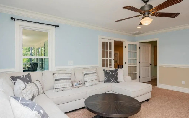 Sea Haven by Oak Island Accommodations