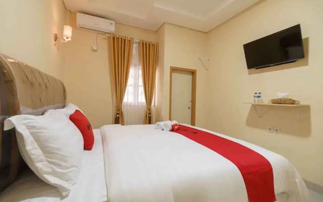 Reddoorz Syariah Near Plaza Andalas Padang